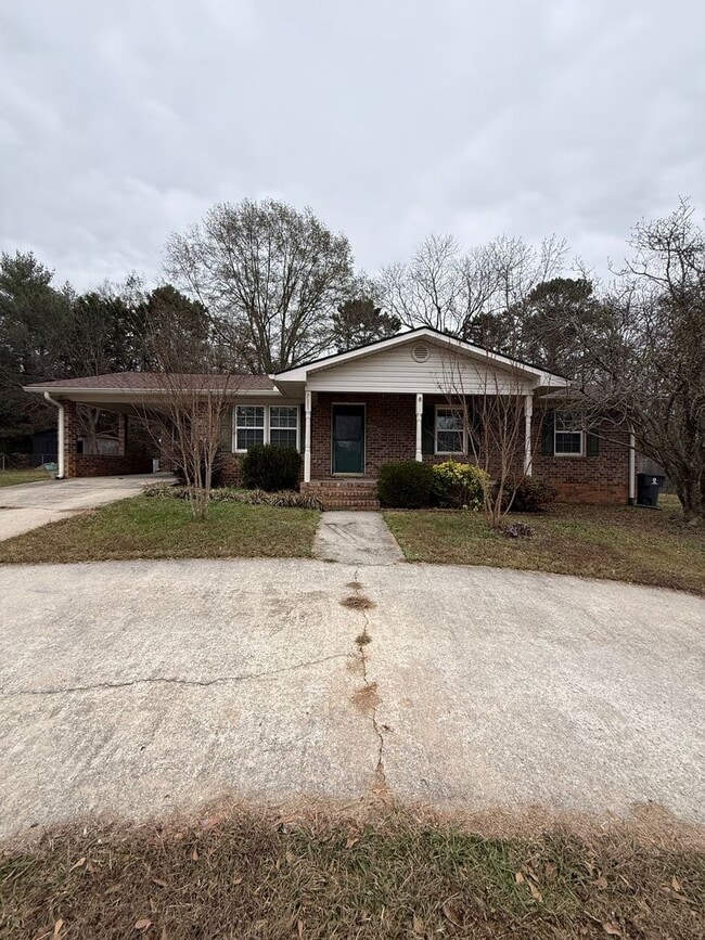 Building Photo - Cozy, Contemporary Living in a Quiet Community Coming Soon!