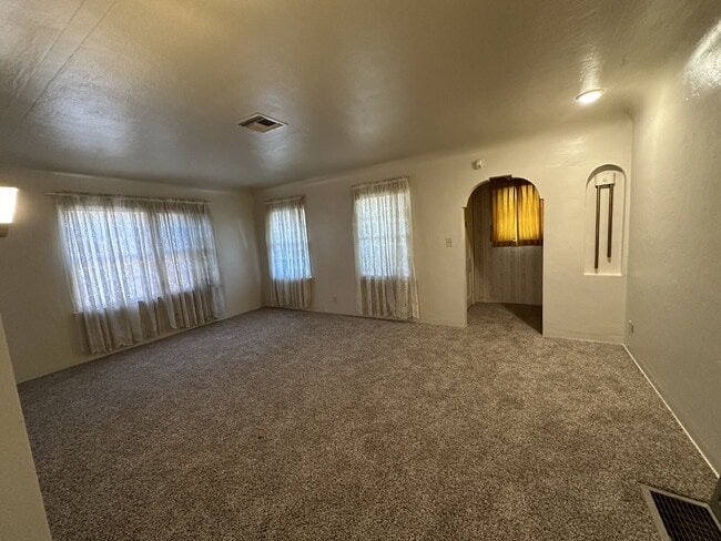 Charming 3 Bedroom, 2 Bath Home with Sunroom!