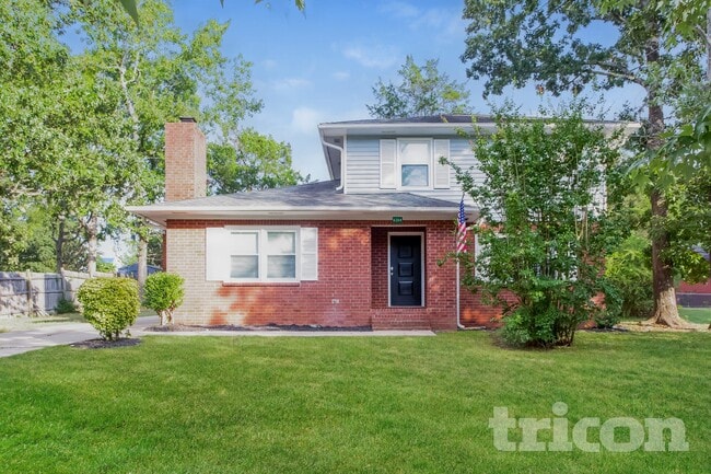 Building Photo - 6304 Clearwater Dr