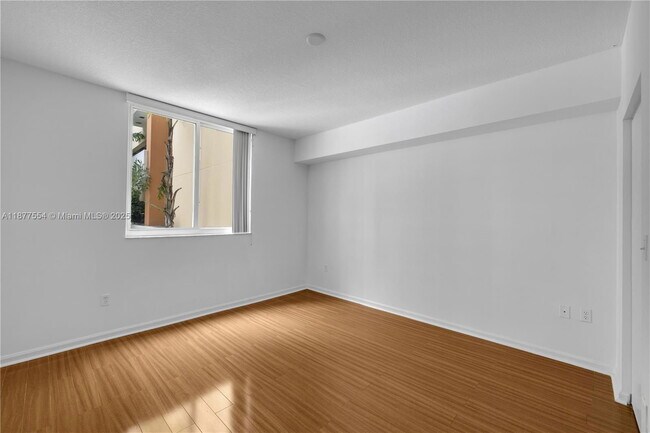 Photo - 18800 NE 29th Ave Unidad 230