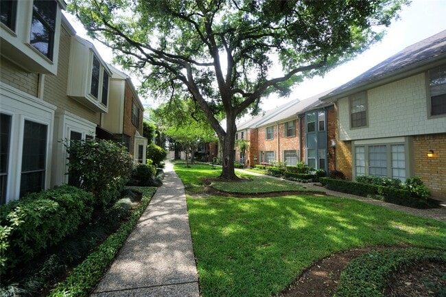 Building Photo - 1551 W Sam Houston Pkwy S Rental