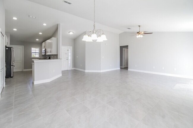 Photo - 8 Bradford Ct