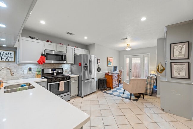 Photo - 9418 Wandsworth Dr