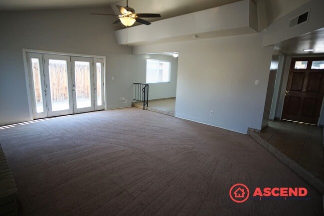 Photo - Beautiful Southwest Home with Pool!