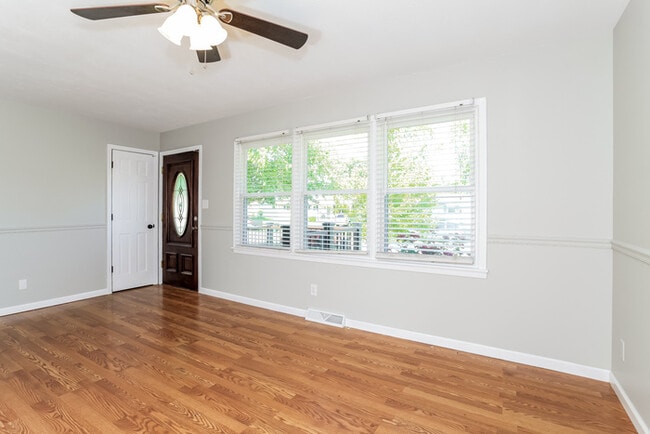 Photo - 615 Kenwood Pl