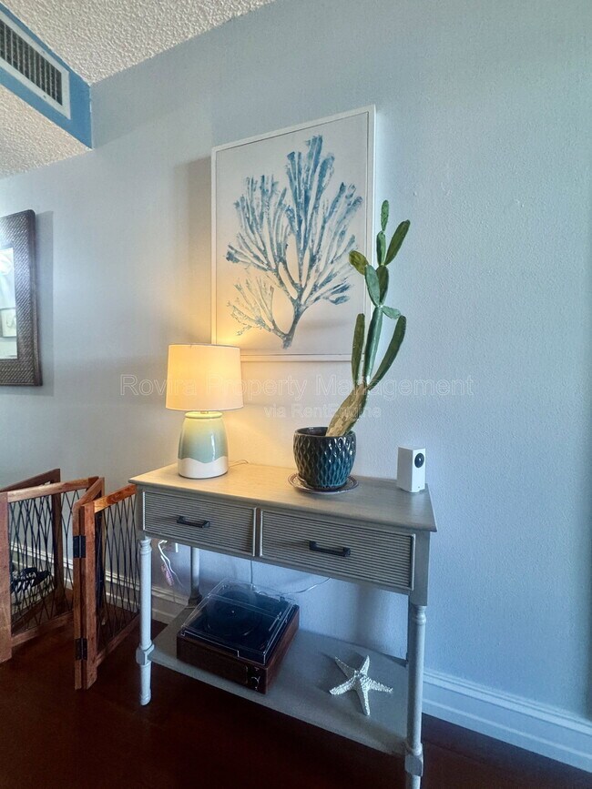 Photo - 6545 Indian Creek Dr Unit 403