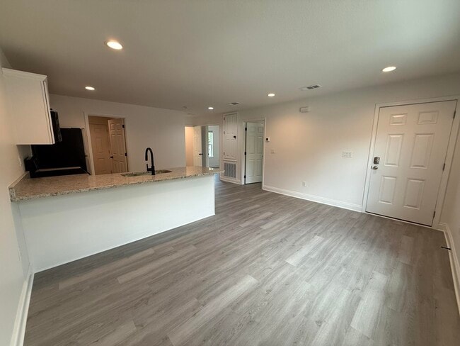 Photo - 32 Constitution Ave