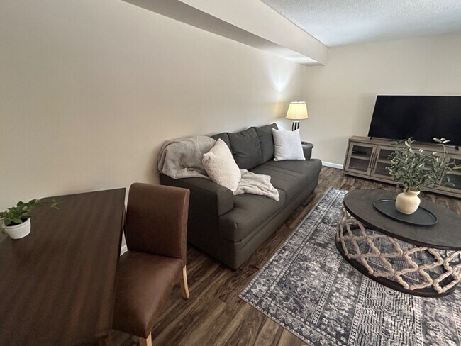 Photo - 917 Davis Blvd