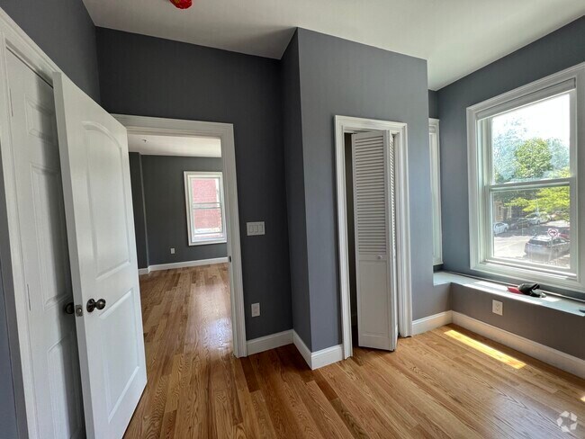 Building Photo - 341 Cambridge St Rental