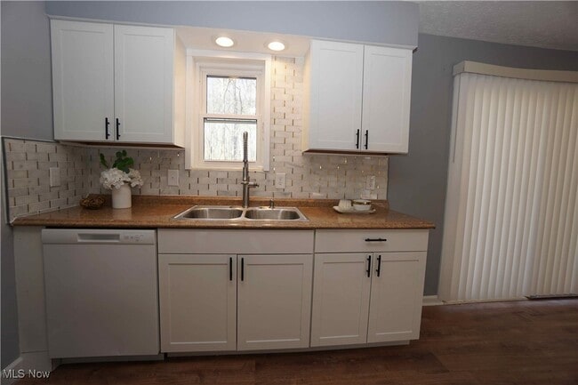 Photo - 18570 Shaw Rd