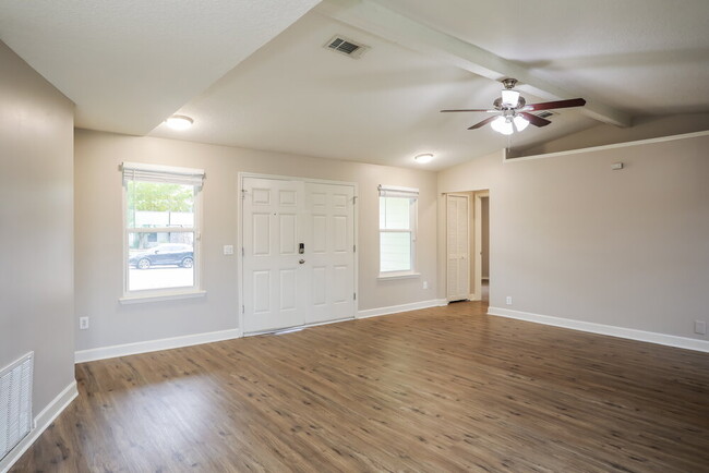 Photo - 2916 Trenton Ct