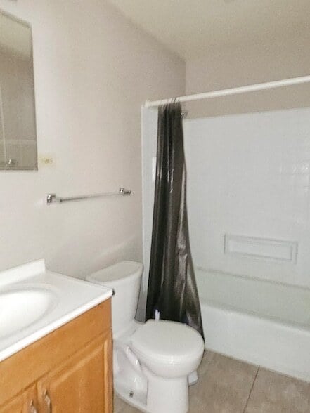 Photo - 1450 Getzelman Dr Unit 2E