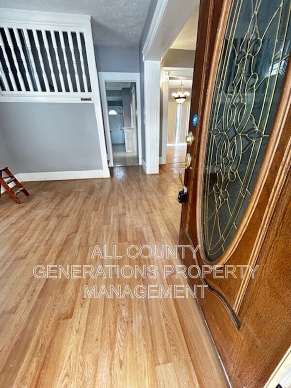 Photo - 1361 E 43rd St