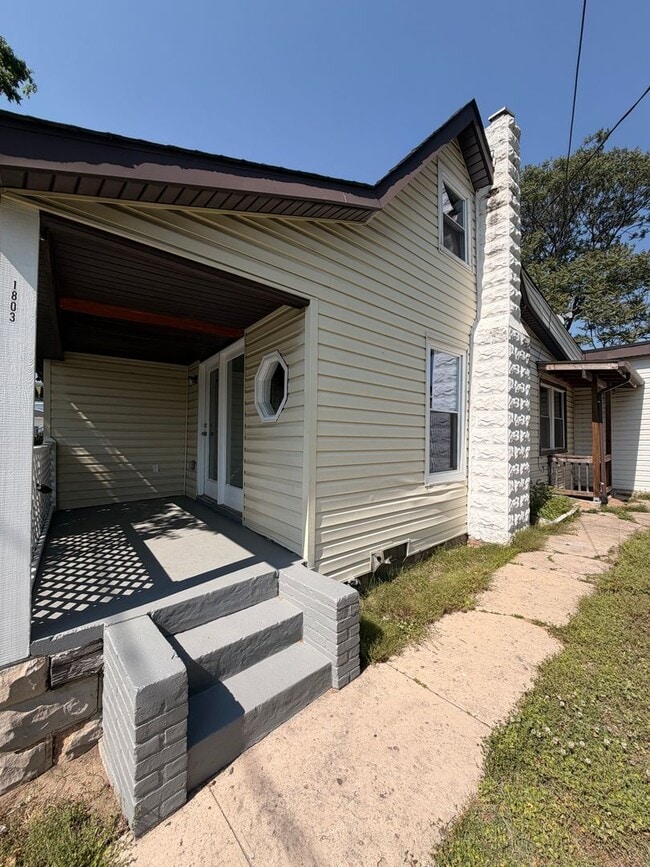 Photo - 1803 Homberg Ave
