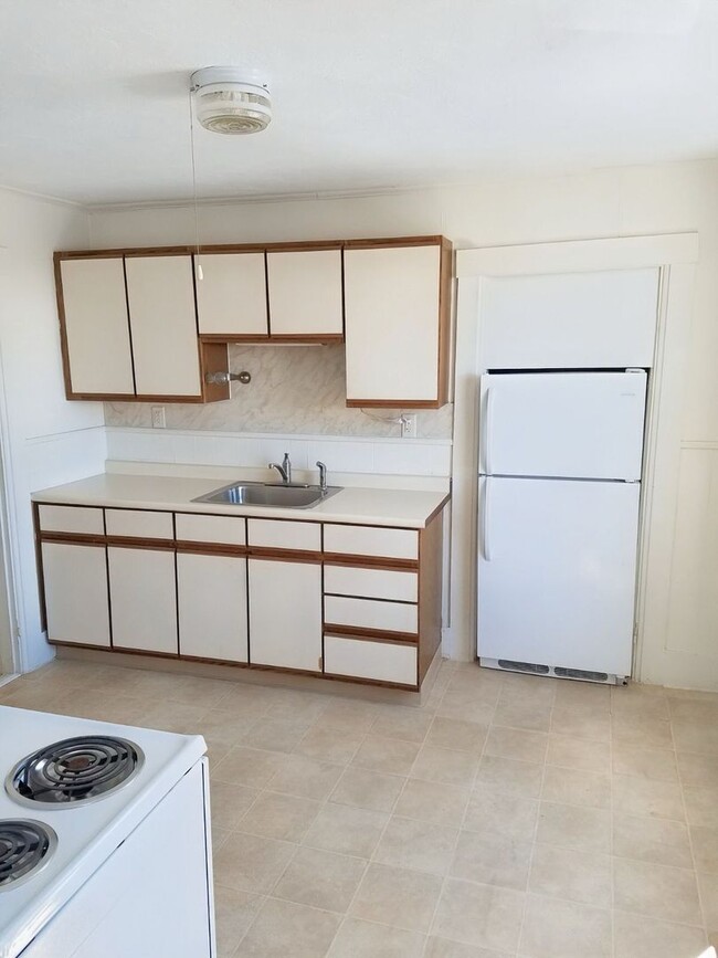 Building Photo - 36 Green St Unit 36G_2