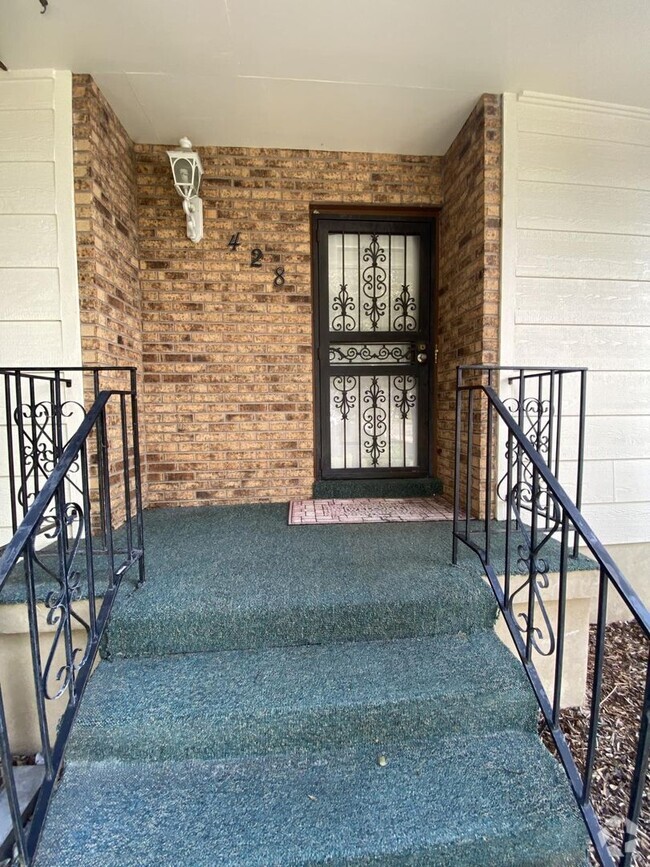 Building Photo - 428 E 1150 N Rental