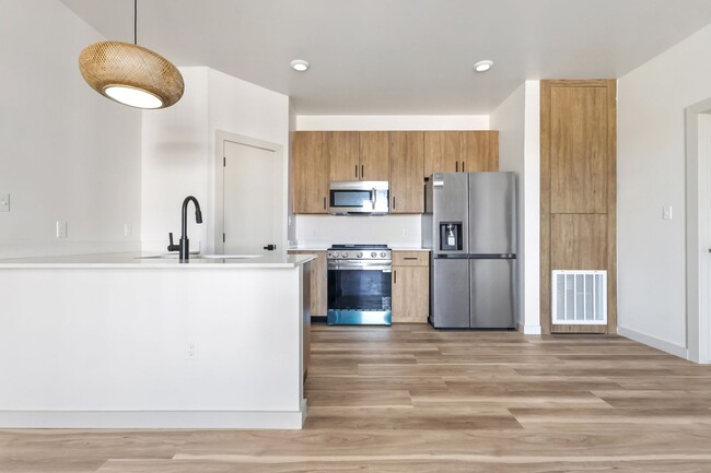 Photo - 225 E New Hampshire St Unidad #14