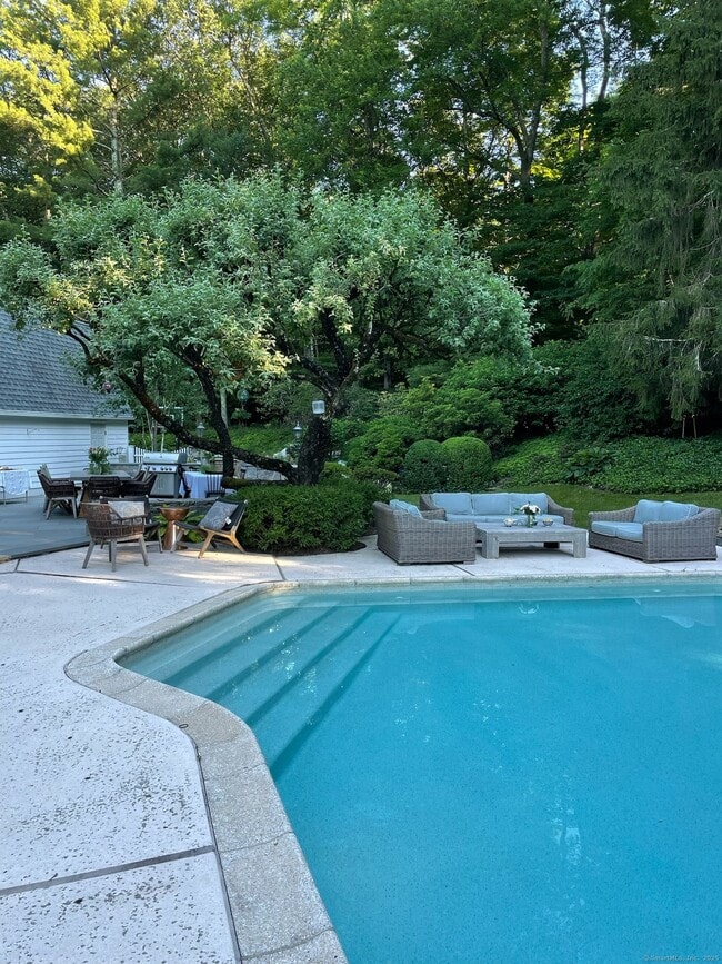 Photo - 25 Deacons Ln