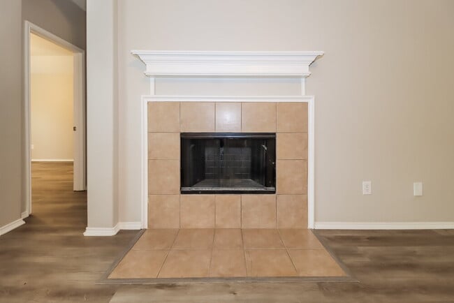 Photo - 904 Starling Ln