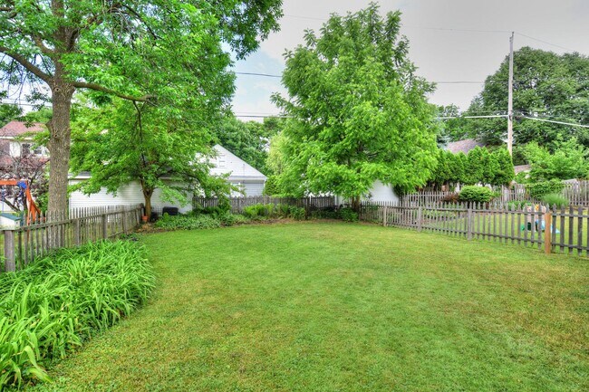 2537 N 65th St Unit 2537 N 65th