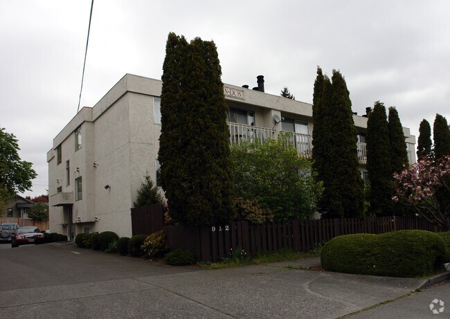 Building Photo - Win Don Apartments