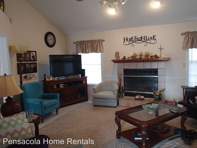 3 br, 2 bath House - 5017 Chandelle Dr.