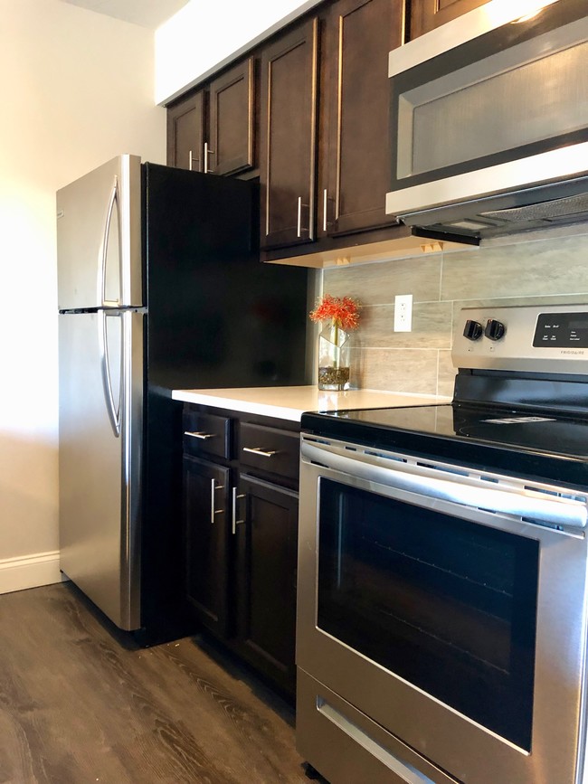 Photo - Guilderland Court Apartments