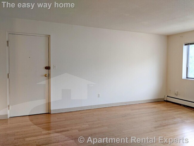 Photo - 12 Cameron Ave Unidad #10