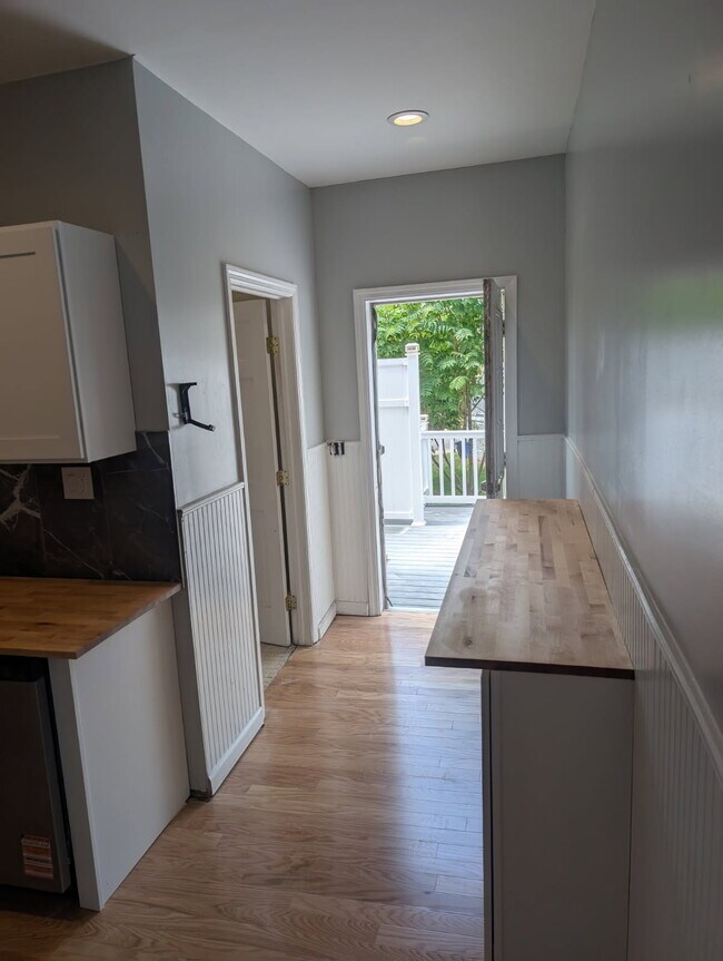 kitchen - 3203 Parkview Ave