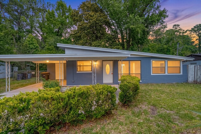 Building Photo - 8043 Joffre Dr