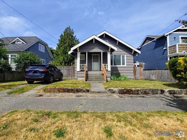 Building Photo - Spacious 2 Bedroom Home in the Pigeon Poin...