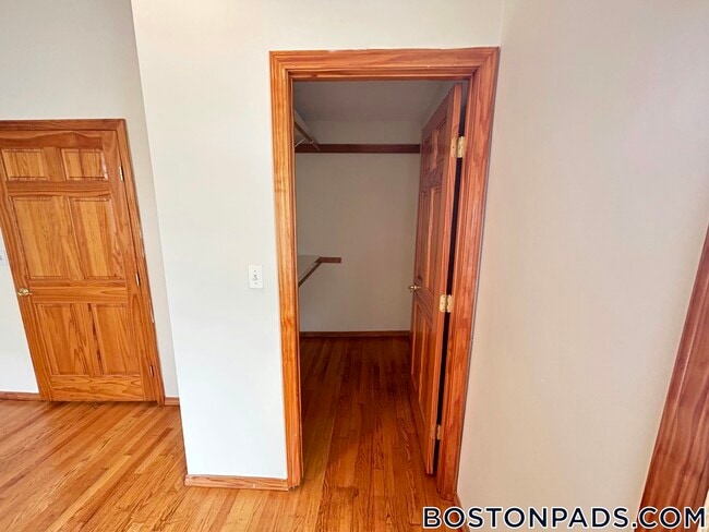 29 Park St Unit 1