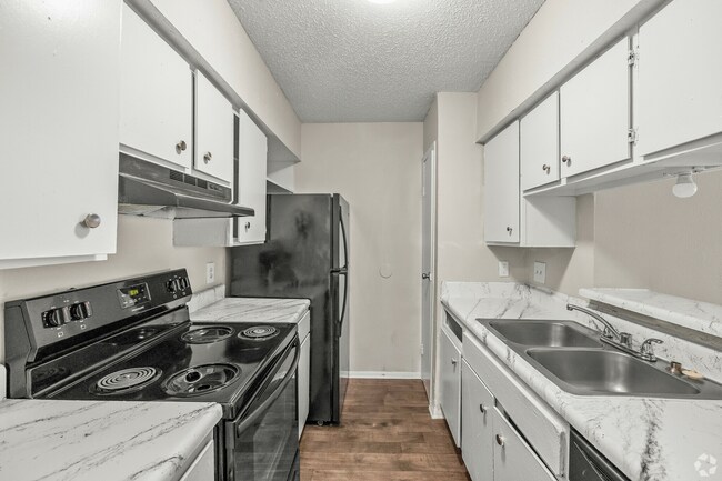 dunmore-fort-worth-tx-3br-2ba---1050sf---kitchen.jpg