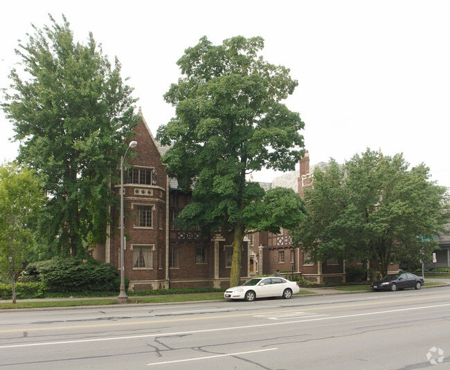 Broadway Apartments