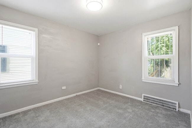 Photo - 18488 Waltham St