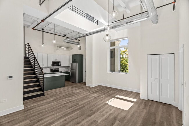 Photo - 1453 Maple Ave