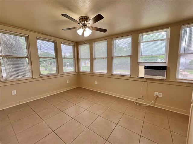 Building Photo - 301 Amarillo St Rental