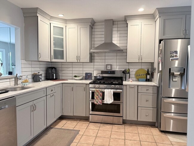 Kitchen - 126 Coccio Dr