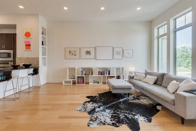 Photo - 5429C Hidalgo St Unidad B