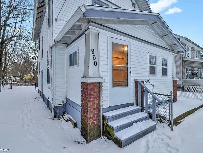 Photo - 960 Whittier Ave