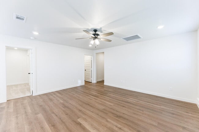 Photo - 6303 Volney Ave