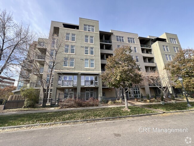 Building Photo - Charming 1 Bed, 1 Bath Condo Available in ... Unit 201