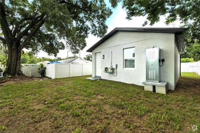 Building Photo - 8714 N Highland Ave Rental