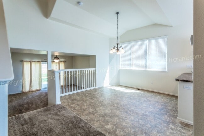 Photo - 318 Cherryridge Dr