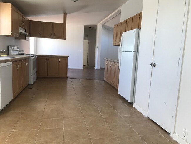 Photo - 1364 60th St W