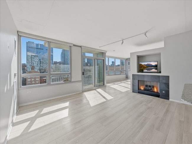 Photo - 701 S Wells St Unit 1002