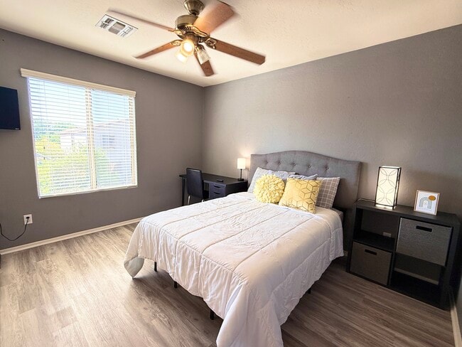Building Photo - 6846 S 26th Pl Rental