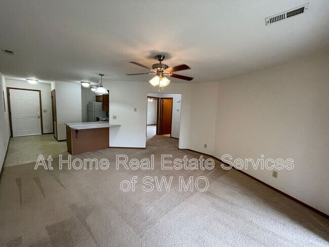 Photo - 877 N 22nd St