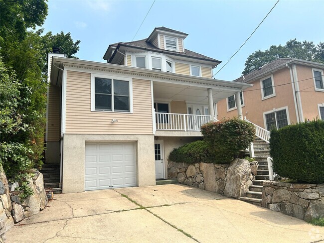 Building Photo - 59 Oak St Rental