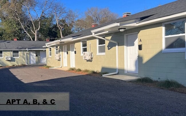 Photo - 2 Bedroom, 1 Bath in The Lyon St. Neighborhood -